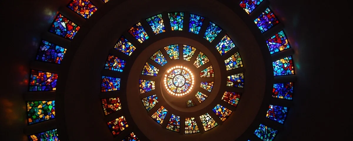 stained glass spiral circle pattern glass religion stained glass window colorful-1051843.jpg!d